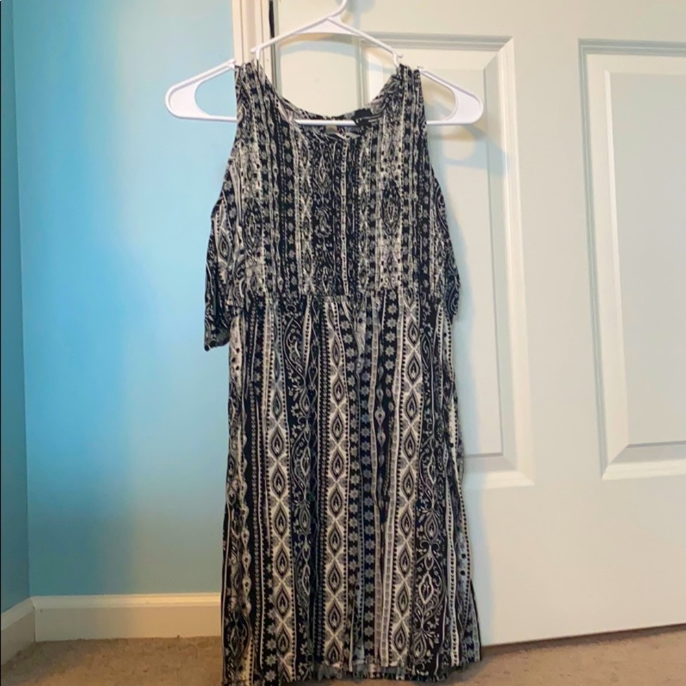 A cute flowy dress ♡︎